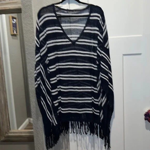 Women's Poncho - Picture 1 of 3
